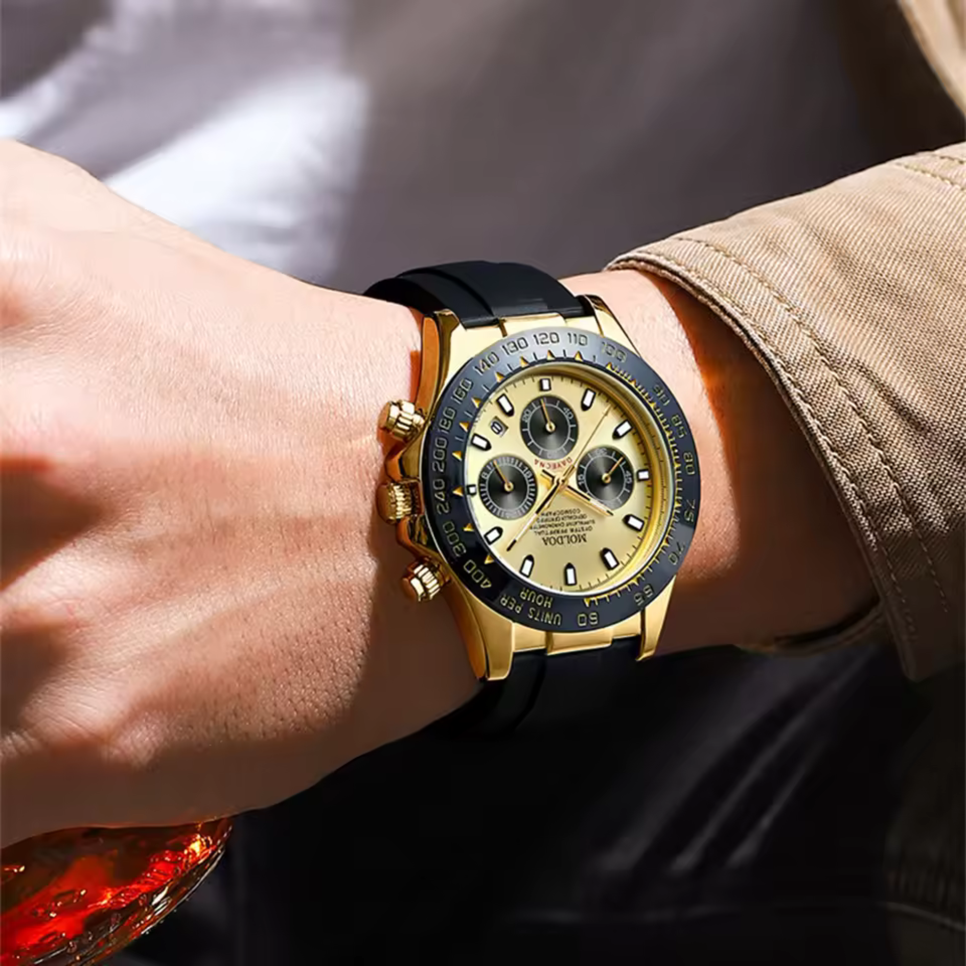 Moldoa  Sporty Look Black Strap Men's Quartz Watch